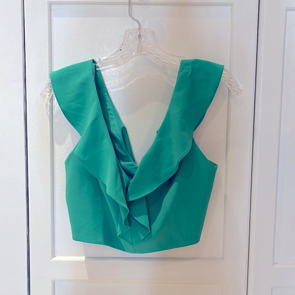 New❣️ Alice + Olivia Pria Cropped V-Neck Ruffle Top - Picture 8 of 8